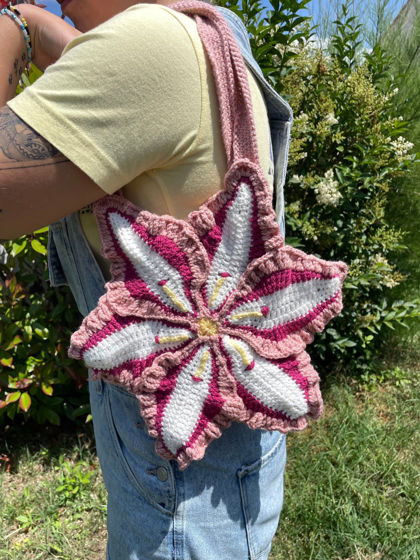 Sac Lily