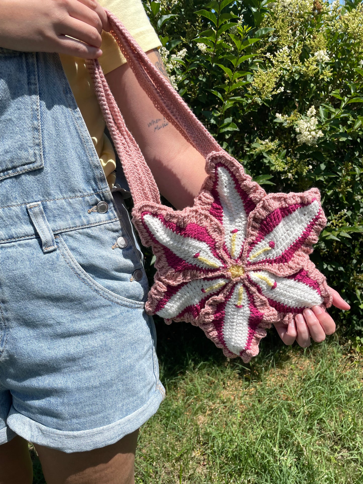Sac Lily